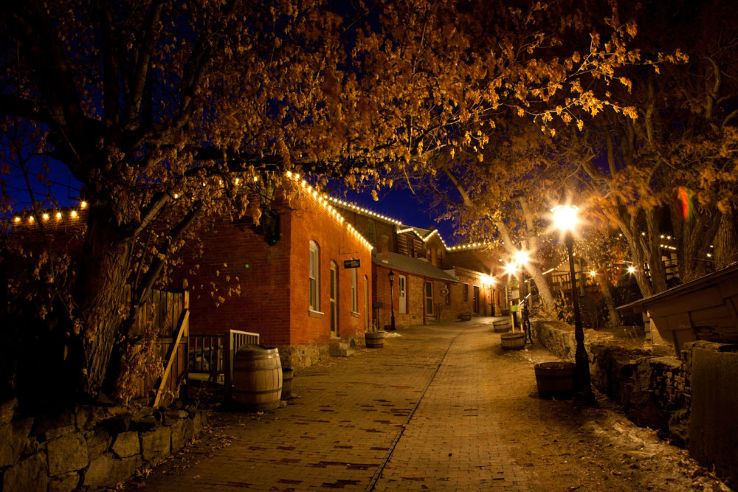 Reeders Alley Trip Packages