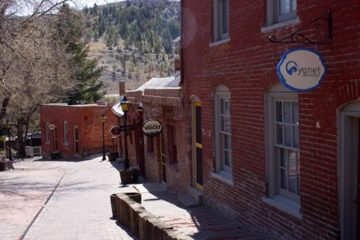 Reeders Alley Trip Packages