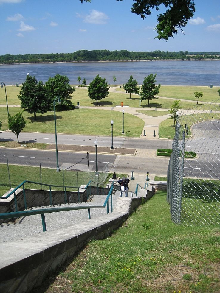 Riverfront Park Trip Packages