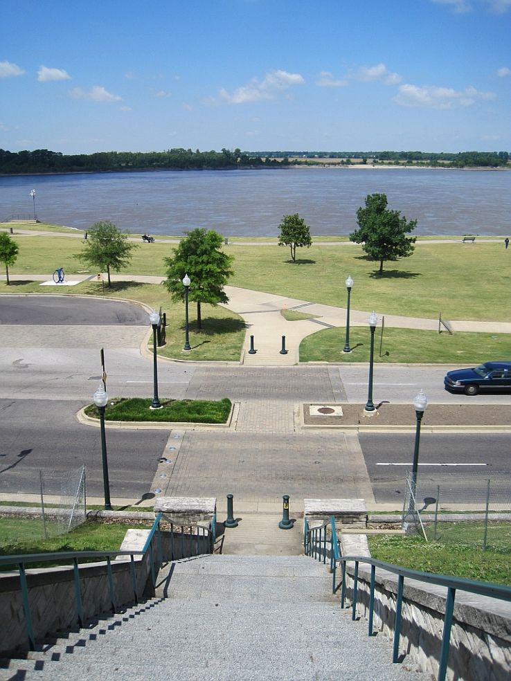 Riverfront Park Trip Packages