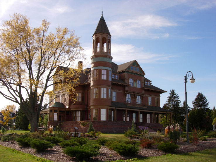 Fairlawn Mansion & Museum Trip Packages