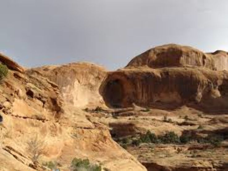 Corona Arch Trail  Trip Packages