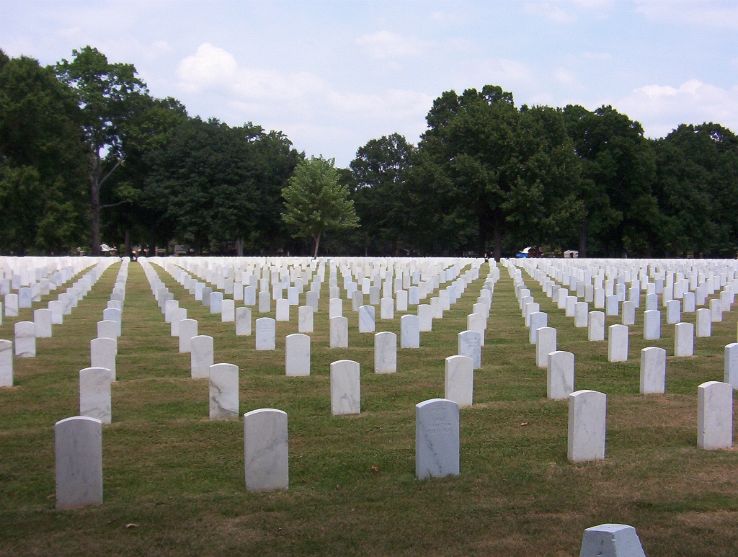 Memphis National Cemetery Trip Packages