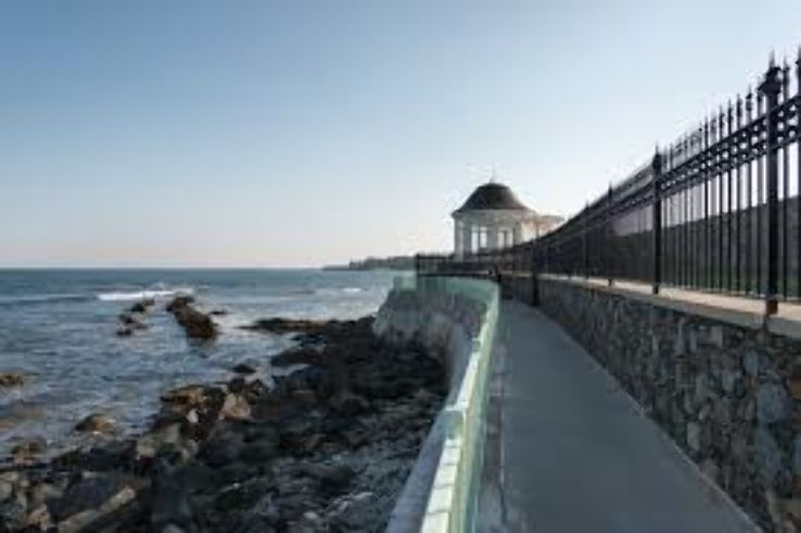 Cliff Walk Trip Packages