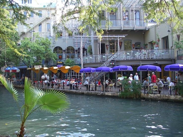 The San Antonio River Walk Trip Packages