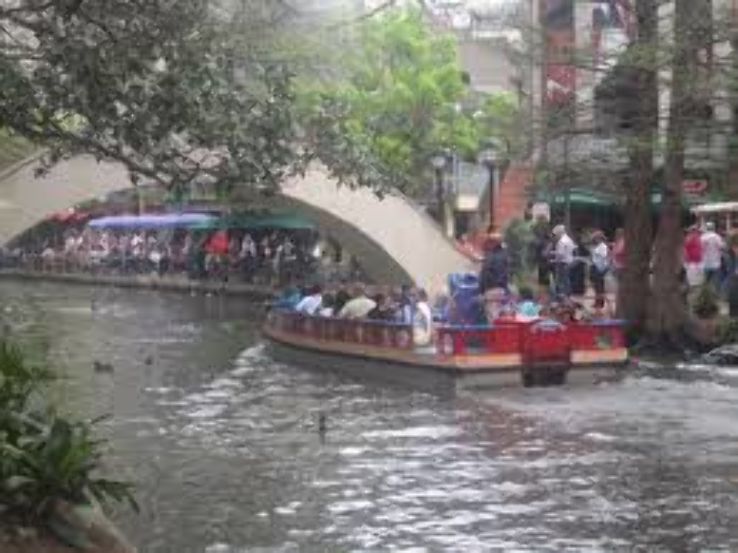 The San Antonio River Walk Trip Packages