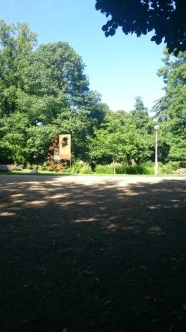 Garden of the Prebendes dOe Trip Packages