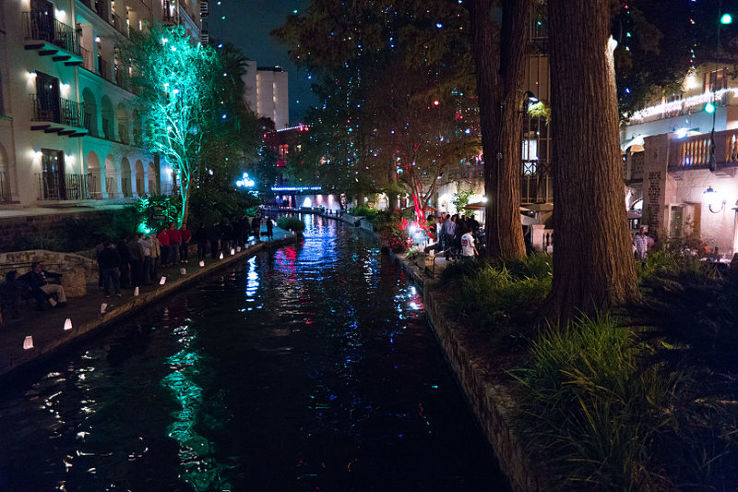  San Antonios Spectacular River Walk Trip Packages