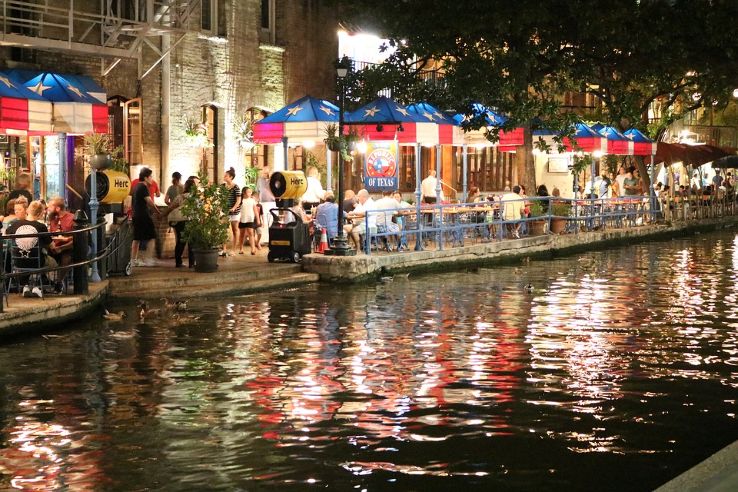  San Antonios Spectacular River Walk Trip Packages