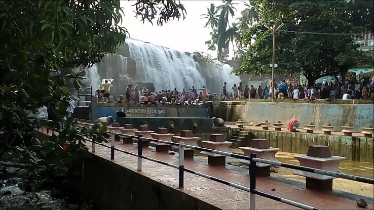 Tirparappu Waterfalls Trip Packages
