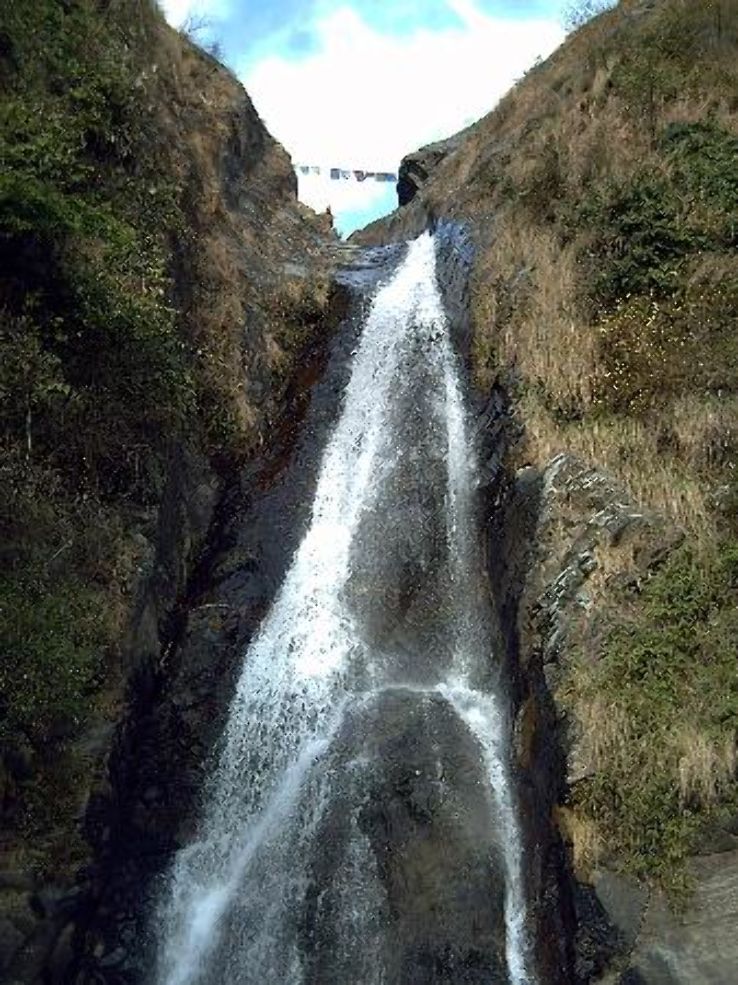 Bhagsunag Waterfall Trip Packages
