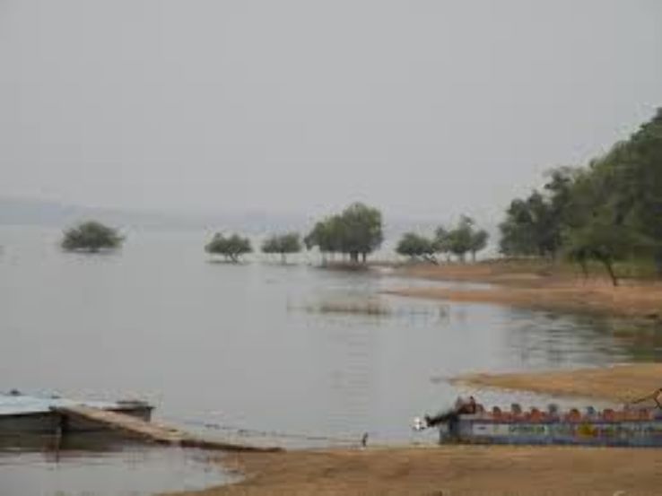 Pench Dam and Reservoir Trip Packages