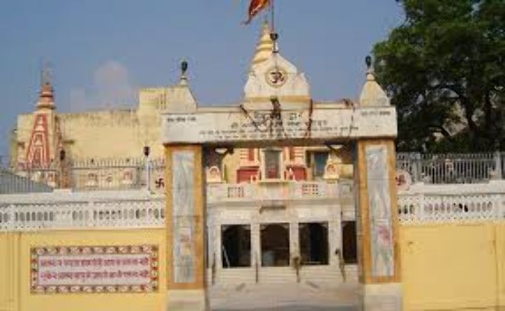 Hanuman Mandir Trip Packages