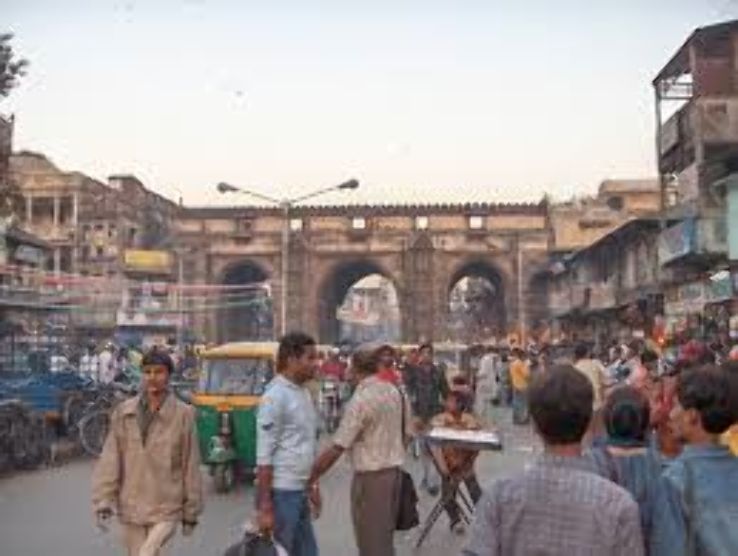 Teen Darwaza Trip Packages