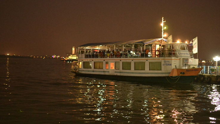 Hussain Sagar & Necklace Road Trip Packages