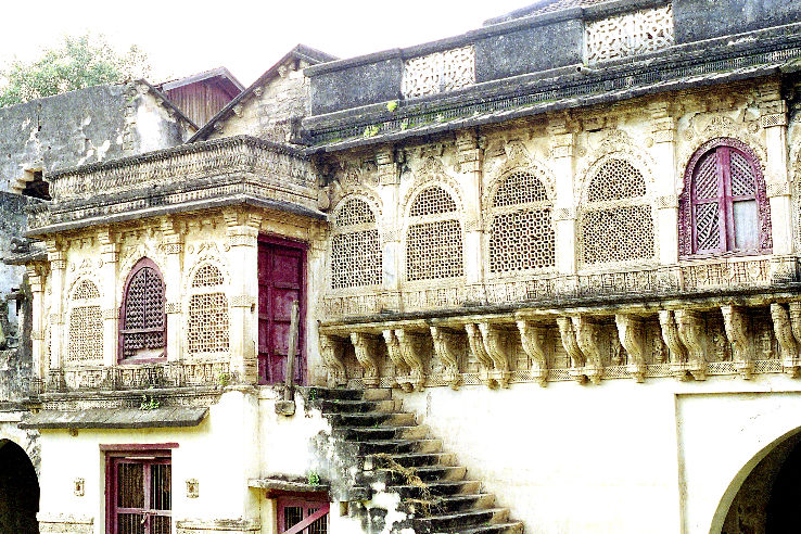 Naulakha Palace Trip Packages