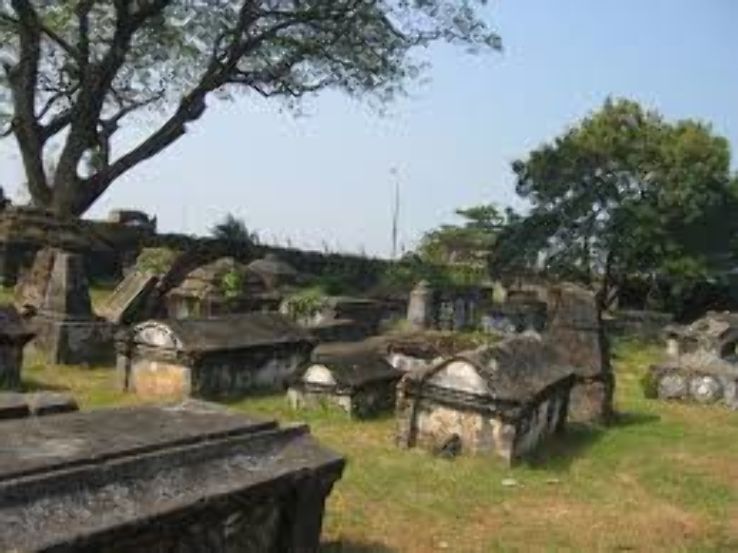 Dutch Cemetery Trip Packages