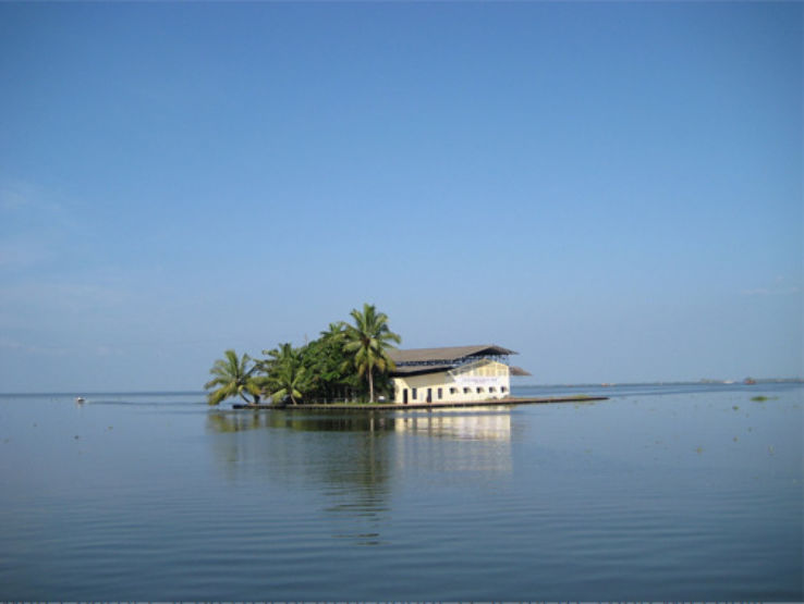 Vembanad Kayal Trip Packages