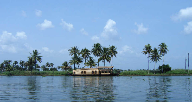 Vembanad Kayal Trip Packages