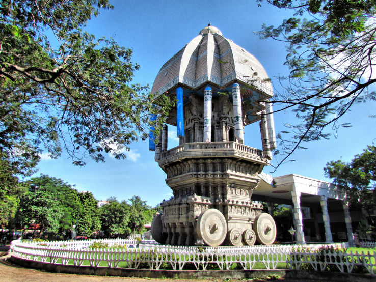 Valluvar Kottam Trip Packages