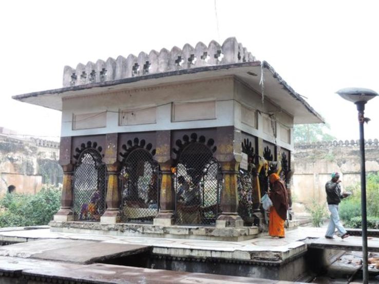 Dinman Hardauls Palace Trip Packages