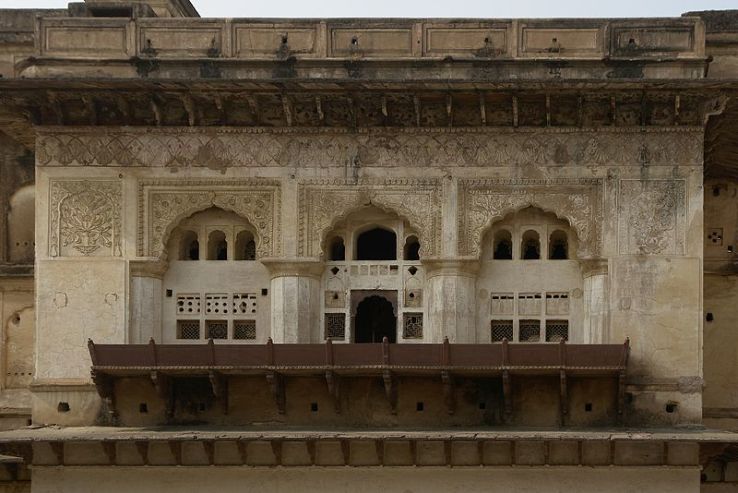 Raja Mahal Trip Packages