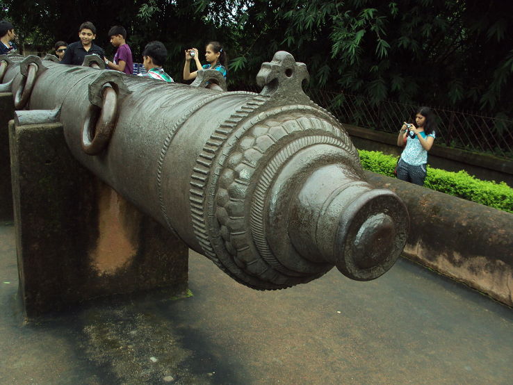 Jahan Kosha Cannon Trip Packages