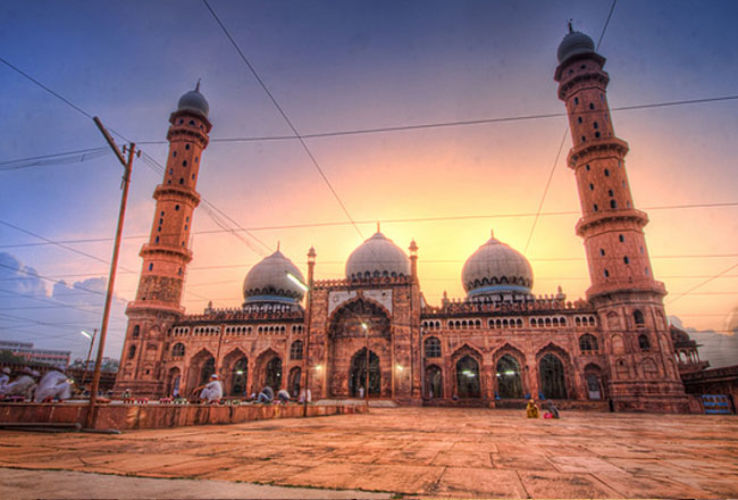 Taj-ul-Masajid Trip Packages