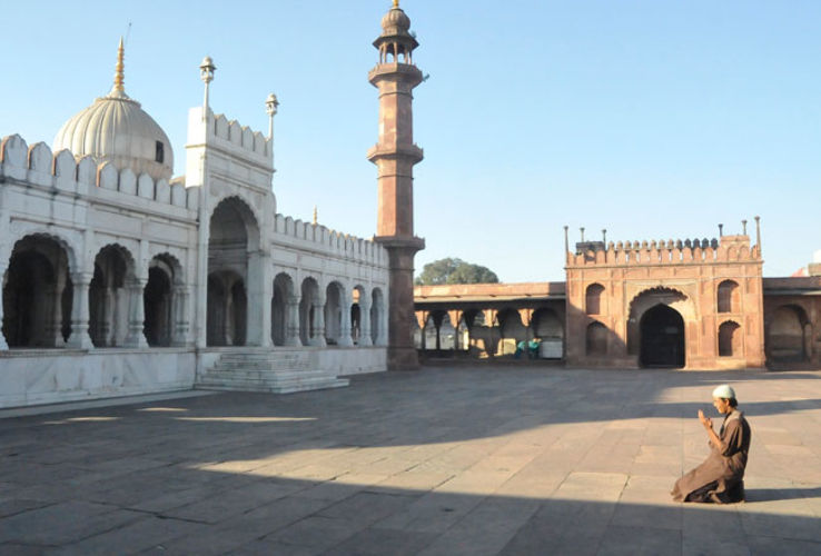 Moti Masjid Trip Packages