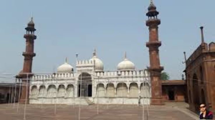 Moti Masjid Trip Packages