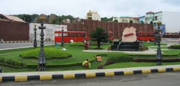 Amazing 4 Days Hyderabad to Ramoji Film City Luxury Tour Package