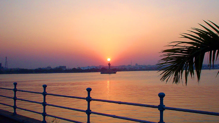 Hussain sagar Lake Trip Packages