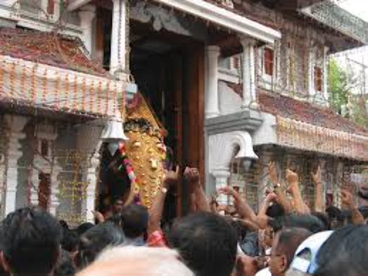 Thiruvambadi Krishna Temple Trip Packages