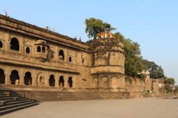 Maheshwar Fort Trip Packages