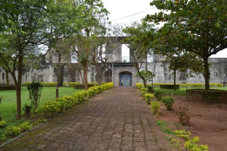 Anchuthengu Trip Packages