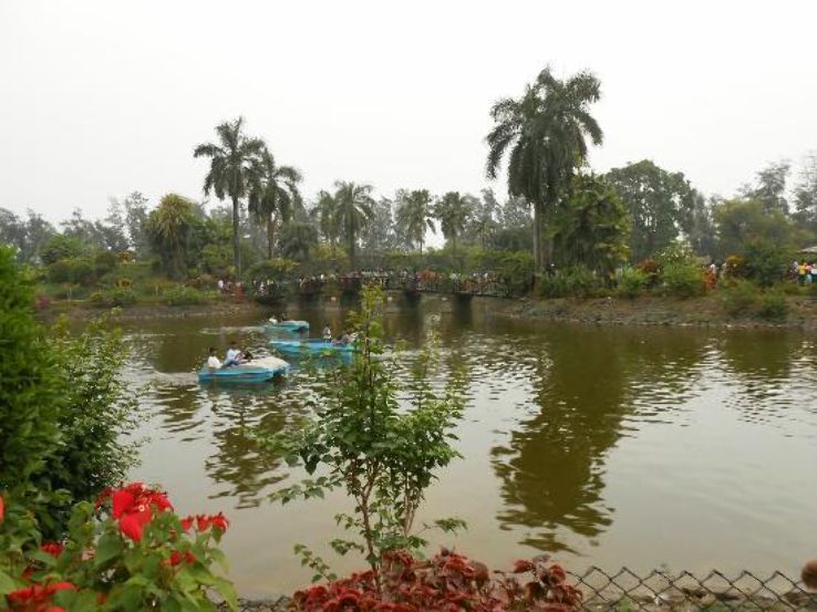 Vanganga Lake Garden Trip Packages