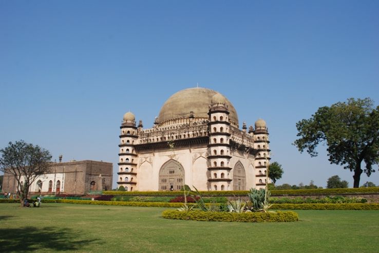 Gol Gumbaz Trip Packages