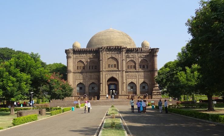 Gol Gumbaz Trip Packages