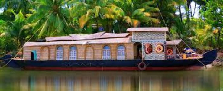 Stay in a House Boat Trip Packages
