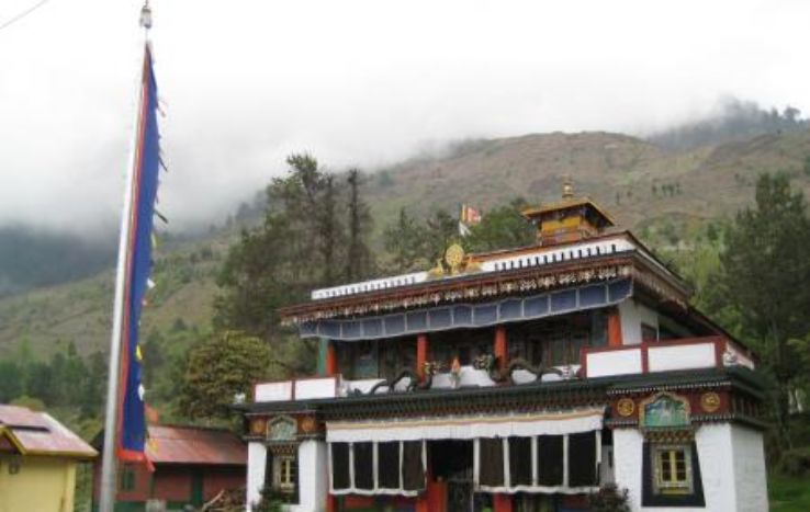 Lachung Monastery Trip Packages