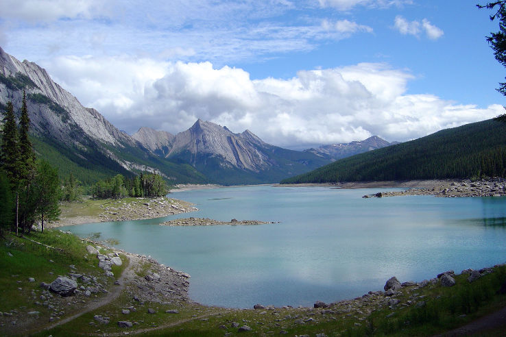 Medicine Lake Trip Packages