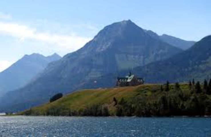 Waterton-Glacier International Peace Park  Trip Packages
