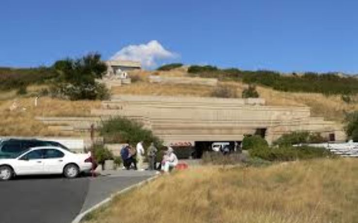 Head-Smashed-In Buffalo Jump Trip Packages Head-Smashed-In Buffalo Jump Trip Packages
