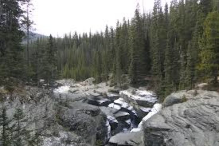 Mistaya Canyon  Trip Packages