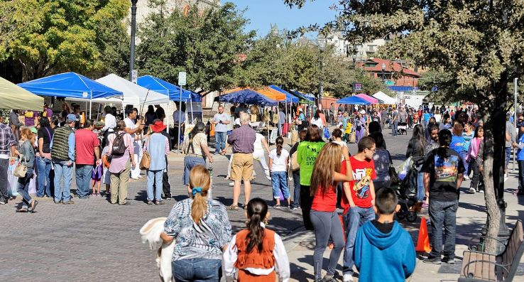 Downtown Art & Farmers Market Trip Packages