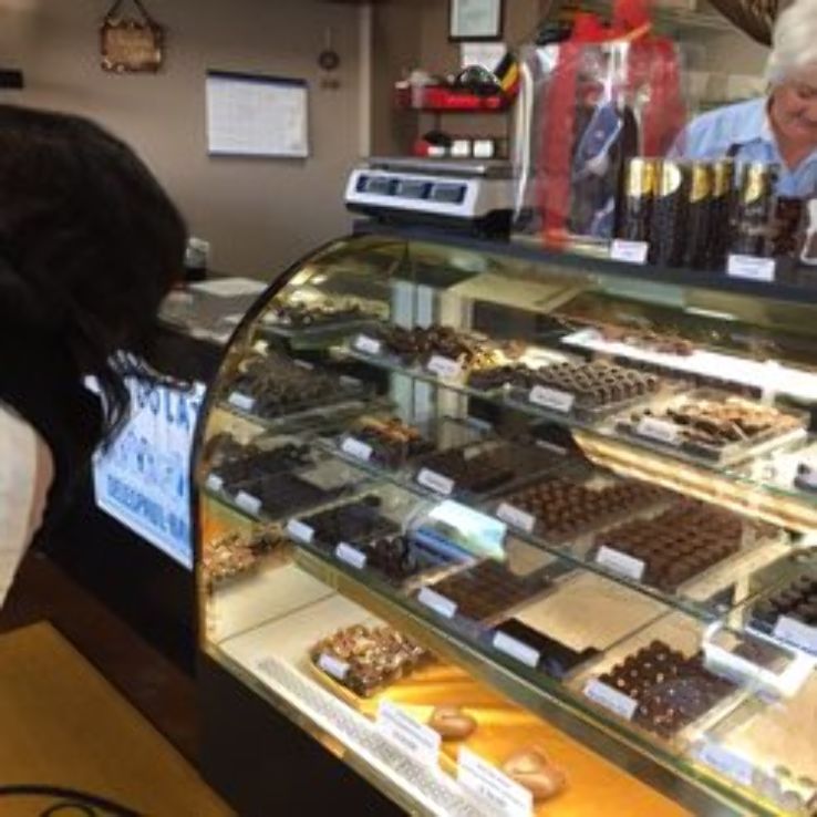 La Bonbonniere Trip Packages