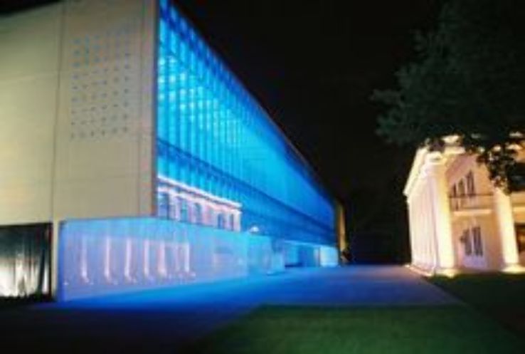 Paul and Lulu Hilliard University Art Museum Trip Packages