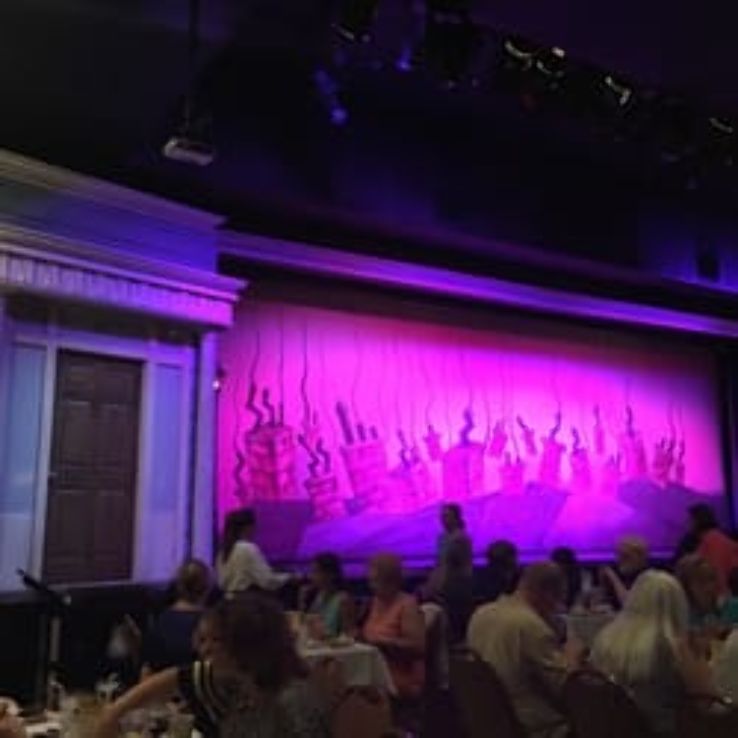 Dutch Apple Dinner Theatre Trip Packages