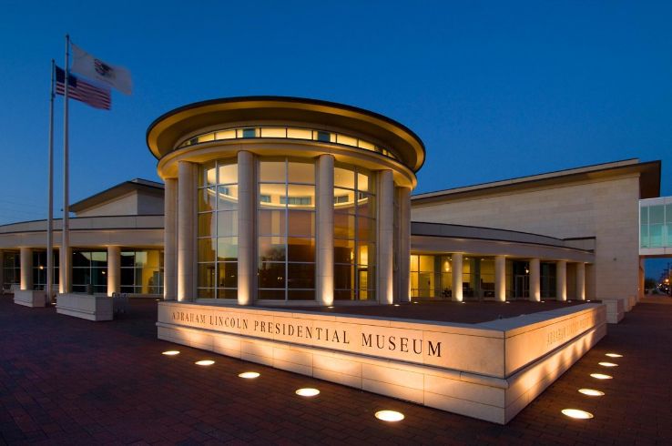 Abraham Lincoln Presidential Library Trip Packages