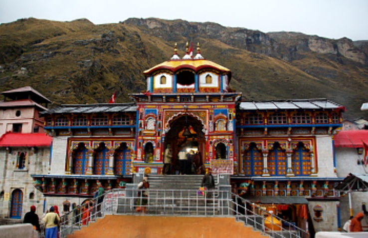 Badrinath Temple Complex Trip Packages